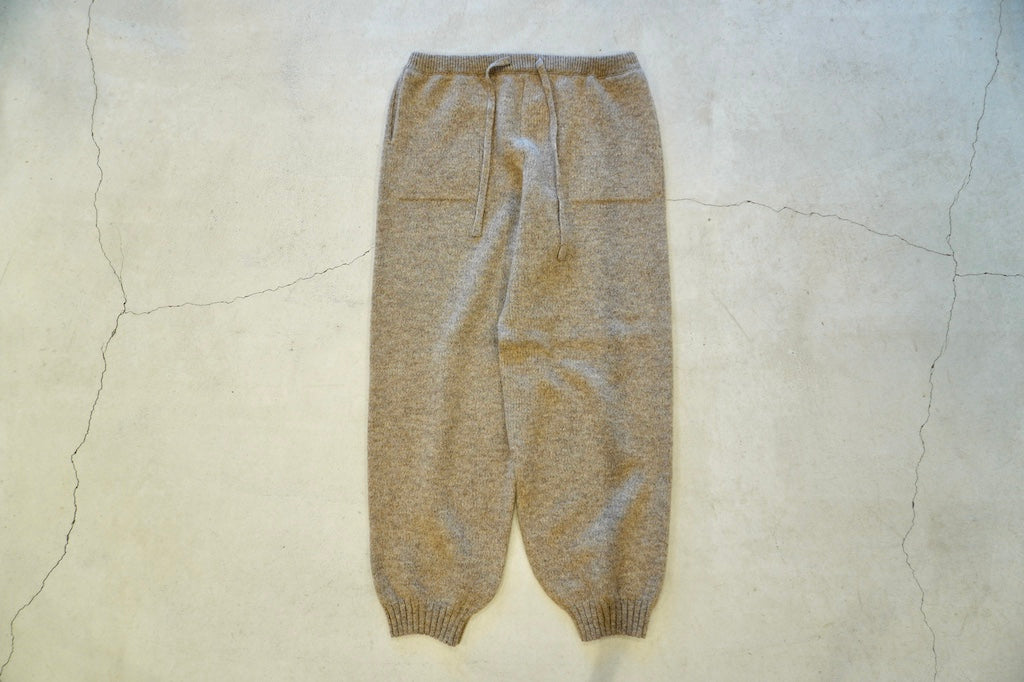 Nikki ESSENTIAL PIECES / Yak felted sweat pants – web-inter