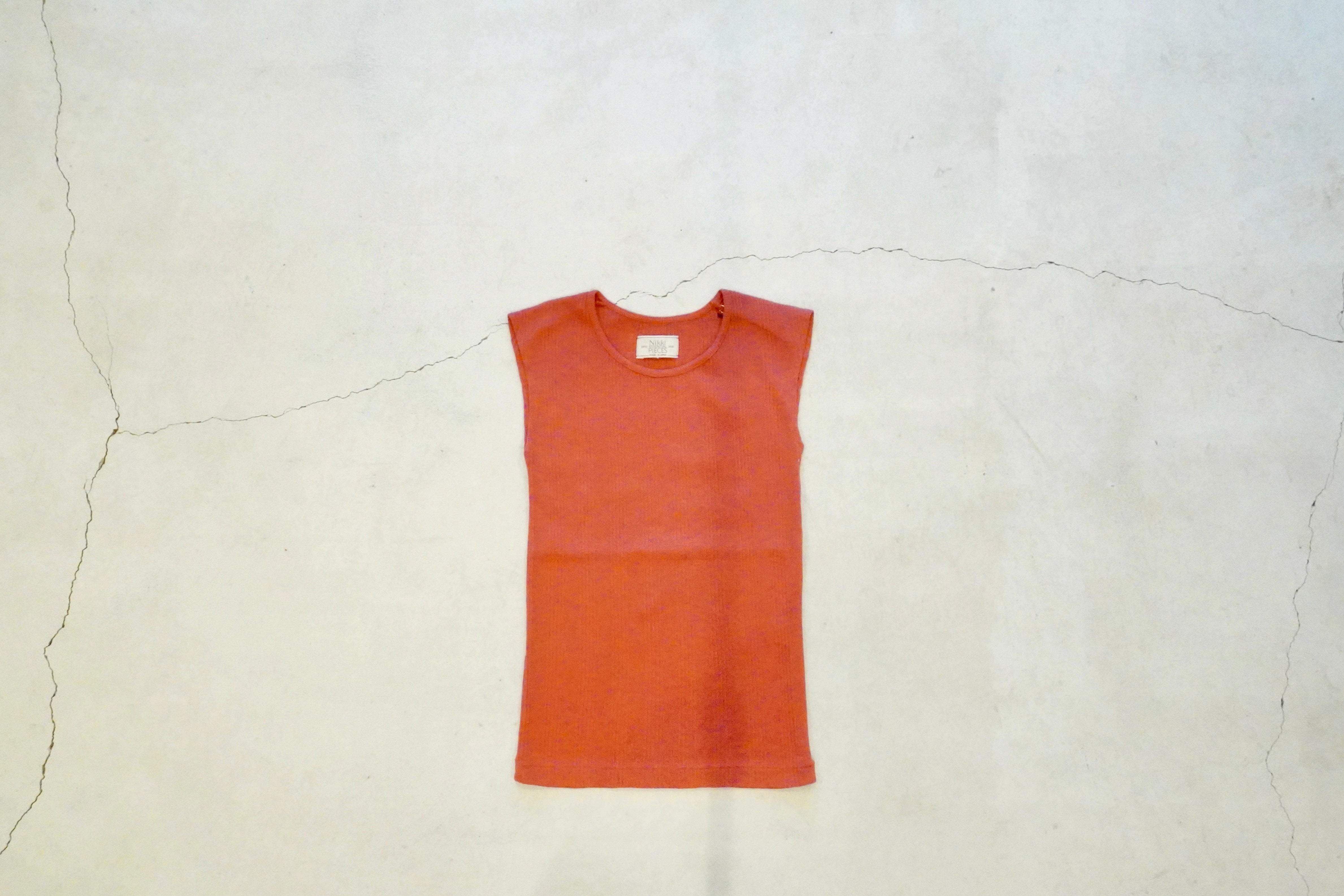 Nikki ESSENTIAL PIECES 裁ち切り 良質 リブ ニット Nikki ESSENTIAL PIECES 裁ち切り 良質 リブ ニット Nikki