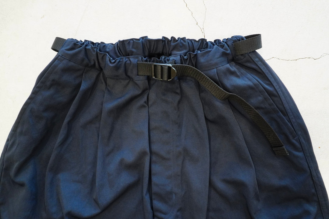BE PREPARED / 2Tuck Nylon Gabardine Pants Midnight – web-inter
