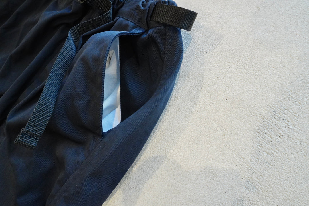 BE PREPARED / 2Tuck Nylon Gabardine Pants Midnight – web-inter