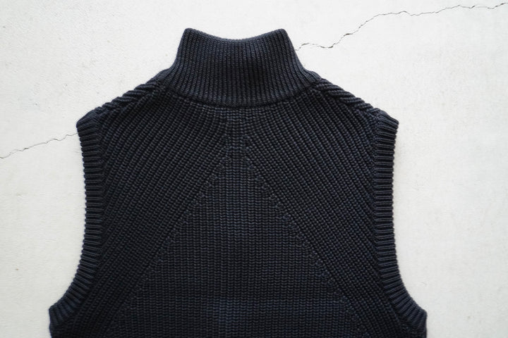 BATONER (MENS)/ SIGNATURE DRIVERS VEST – web-inter
