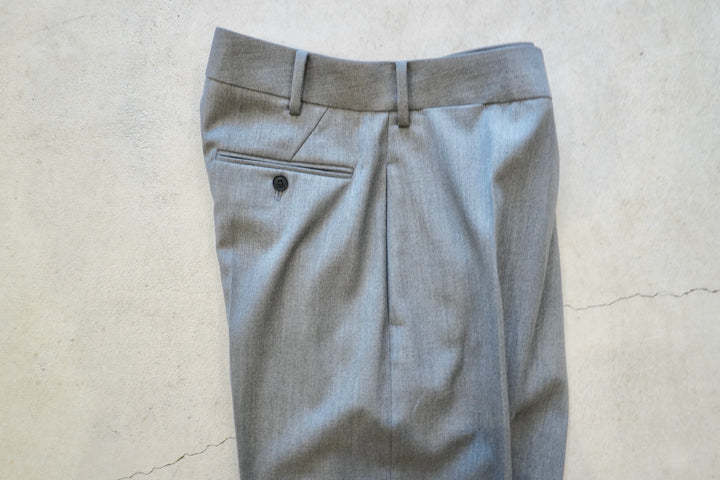 YLEVE ウールパンツ YLEVE ウールパンツ SALE<30% OFF> YLEVE / WOOL SURGE TROUSERS